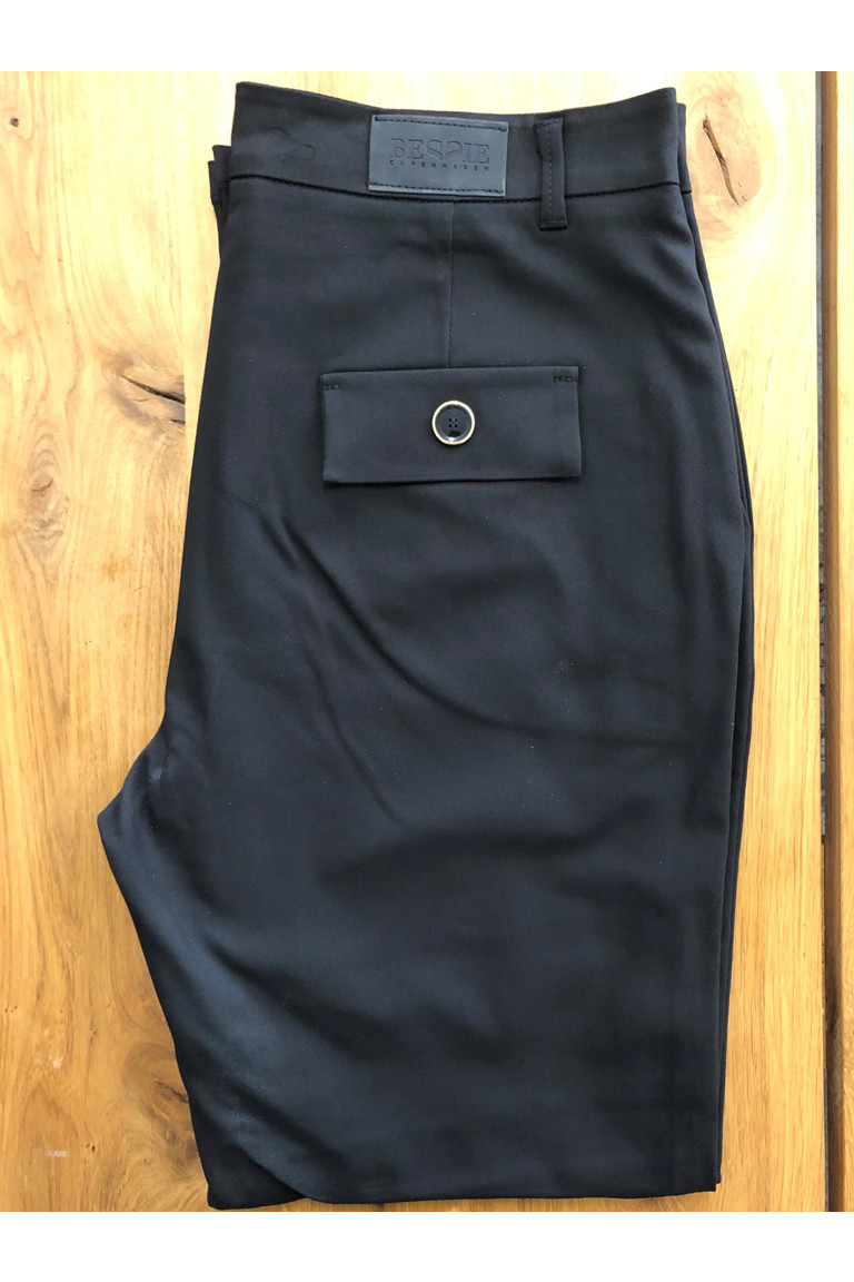 Elisa-P / Loose fit / Black